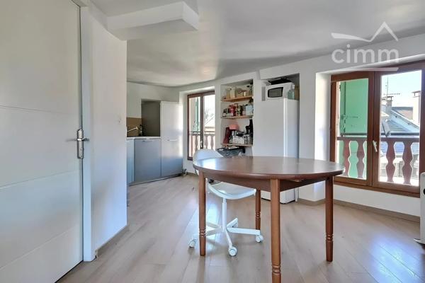 ✨ À découvrir sans tarder : charmant T2 en duplex rénové au cœur de Valgelon-La Rochette ! ✨