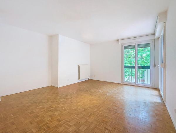 Appartement 4 pièces en dernier étage avec terrasse à vendre dans le quartier de Port-Sud à Ramonville Saint-Agne