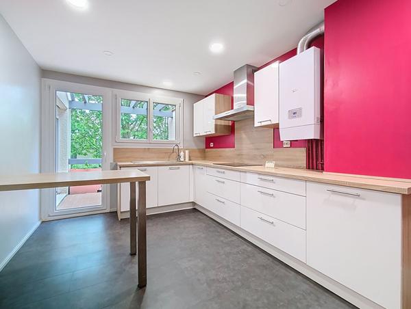 Appartement 4 pièces en dernier étage avec terrasse à vendre dans le quartier de Port-Sud à Ramonville Saint-Agne