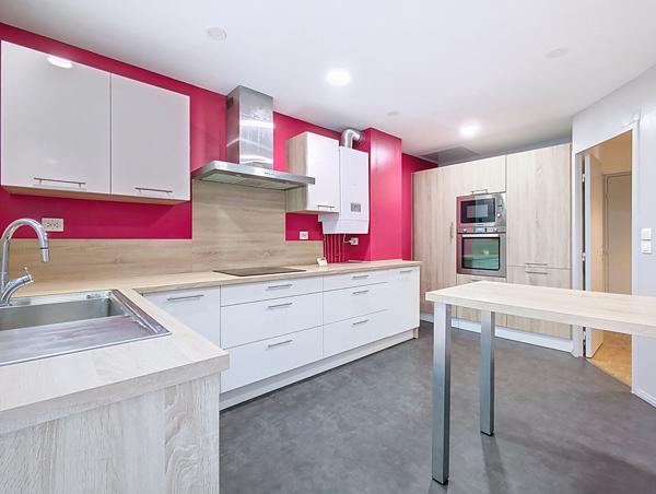 Appartement 4 pièces en dernier étage avec terrasse à vendre dans le quartier de Port-Sud à Ramonville Saint-Agne