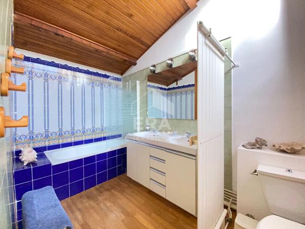 AV Maison en pierre à Bassillac et Auberoche 10 pièce(s) 228 m2