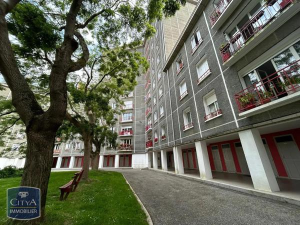 Appartement à louer 3 pièces 78.85m² Lorient (56100)
