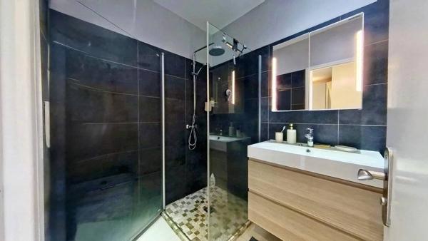 A Vendre 2P: Nice St Sylvestre | 47m² + Terrasse 34m² | Tramway à 5min