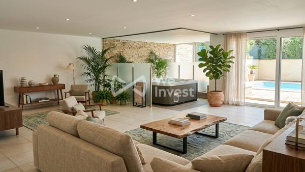 Secteur prisé : MAGNIFIQUE villa  de 295 m2 , 9 pièces, avec jardin , garages et piscine