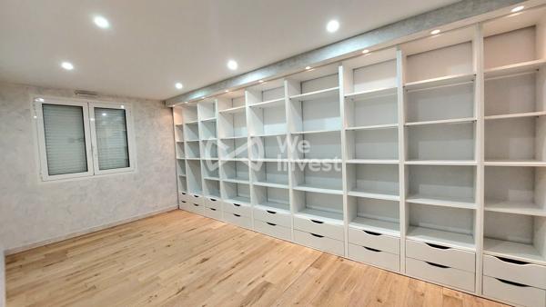Secteur prisé : MAGNIFIQUE villa  de 295 m2 , 9 pièces, avec jardin , garages et piscine