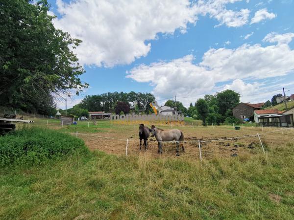 Terrain constructible dans un hameau isolé