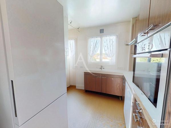 VILLEMOMBLE, QUARTIER DE L'ÉGLISE, APPARTEMENT FAMILIAL AVEC TERRASSE ROOFTOP, BALCON FILANT, BOX ET VUE DÉGAGÉE, 93.8 m2