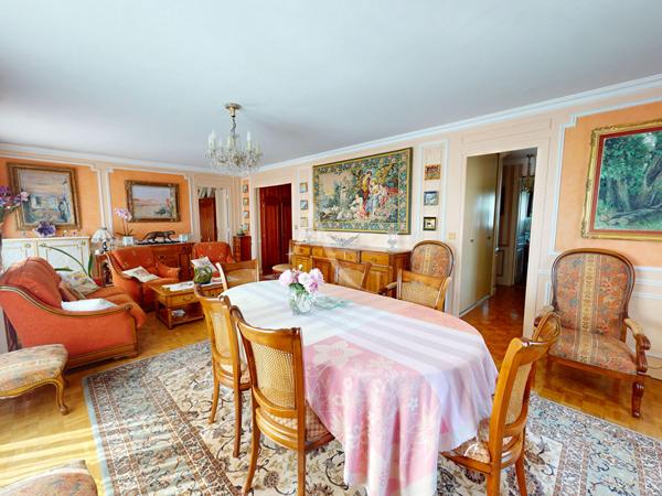 VILLEMOMBLE, QUARTIER DE L'ÉGLISE, APPARTEMENT FAMILIAL AVEC TERRASSE ROOFTOP, BALCON FILANT, BOX ET VUE DÉGAGÉE, 93.8 m2