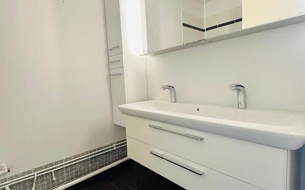 Appartement à vendre    3 pièces • 73,06 m2 Puteaux