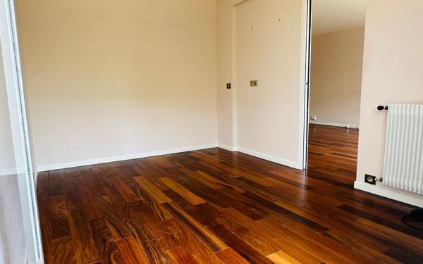 Appartement à vendre    3 pièces • 73,06 m2 Puteaux