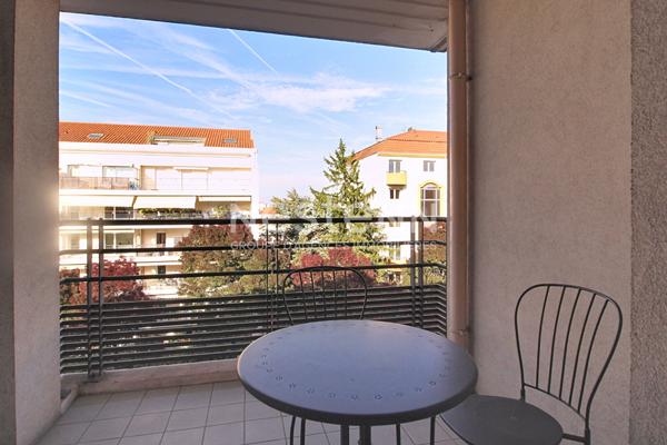 Appartement 2 Pièces avec Ascenseur, Terrasse Franklin Roosevelt - 69500 BRON