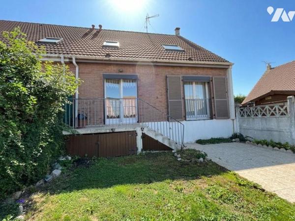 Maison de lotissement avec sous-sol