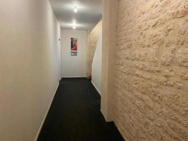 LUCON COEUR DE VILLE PROCHE COMMERCES ET LYCEES SPACIEUX ET LUMINEUX APPARTEMENT 50 M²/T3 2 CHAMBRES