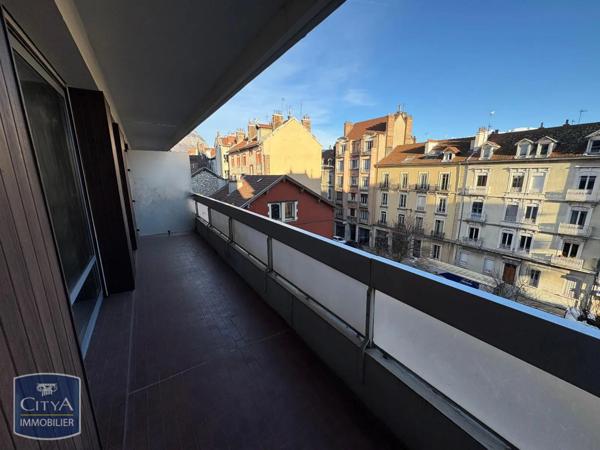 Appartement à louer 1 pièce 35.69m²
