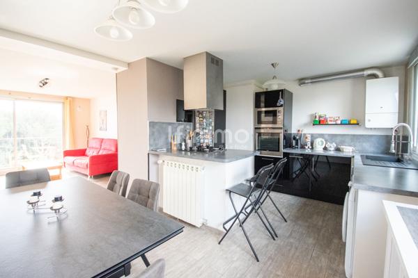 Dernier étage au calme – T3 lumineux avec balcon et stationnement