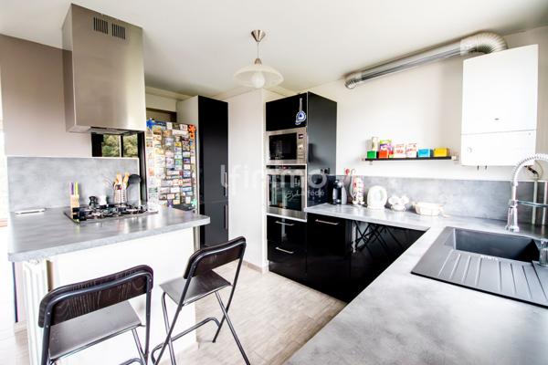 Dernier étage au calme – T3 lumineux avec balcon et stationnement