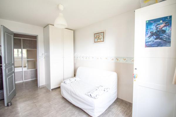 Dernier étage au calme – T3 lumineux avec balcon et stationnement