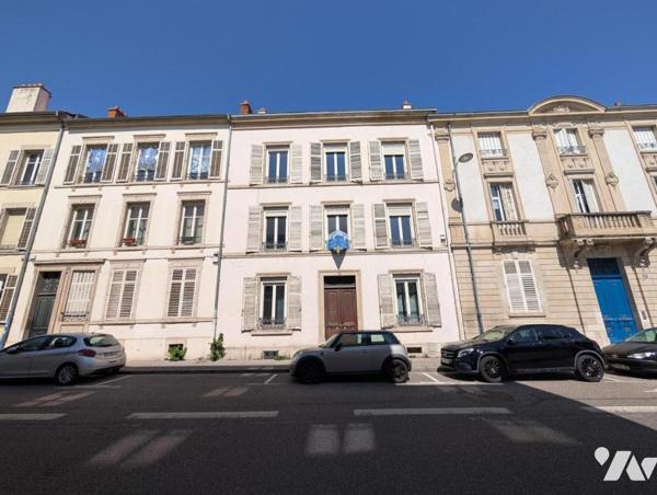 Appartement T3 1er étage, Appartement T3 2ième étage, combles 3ième étage.