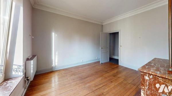 Appartement T3 1er étage, Appartement T3 2ième étage, combles 3ième étage.