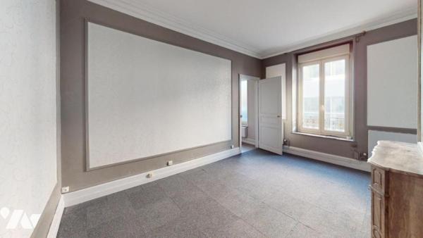 Appartement T3 1er étage, Appartement T3 2ième étage, combles 3ième étage.