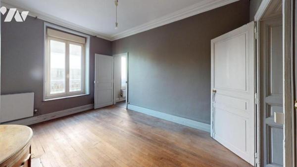 Appartement T3 1er étage, Appartement T3 2ième étage, combles 3ième étage.