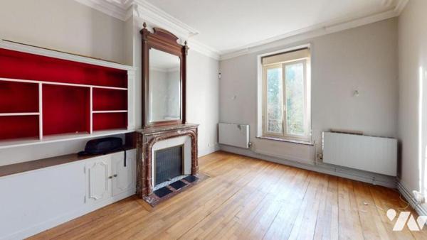 Appartement T3 1er étage, Appartement T3 2ième étage, combles 3ième étage.