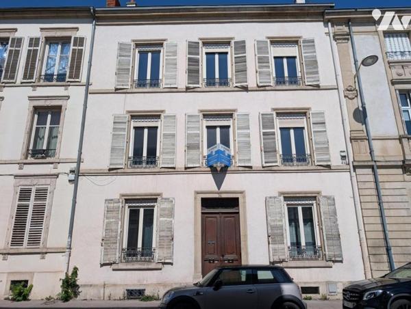 Appartement T3 1er étage, Appartement T3 2ième étage, combles 3ième étage.