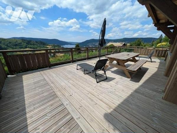 À VENDRE - Chalet d'exception avec vue panoramique sur le lac de Gérardmer

1 325 000 EUR

...