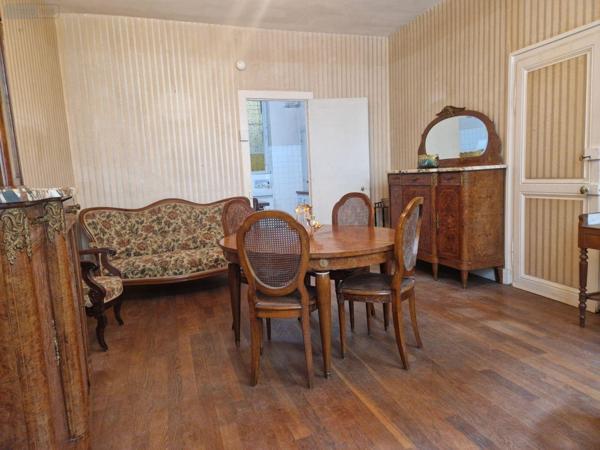 Maison de ville à vendre à Bar-sur-Aube dans l'Aube (10200), ref : 10379/574   
Calme