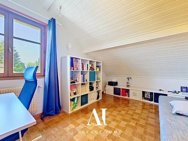 BAISSE DE PRIX - 500m Frontière - Maison T7 Jardin véranda T2 indépendant sous sol complet 74 580 Viry