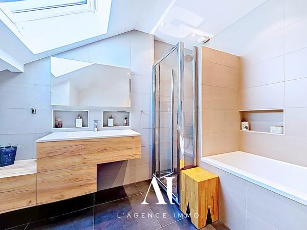 Maison T7 2 logements Jardin véranda sous sol complet 74 580 Malagny