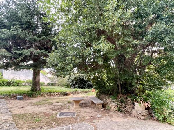 Dpt Vaucluse (84), à vendre BEAUMES DE VENISE maison P8 de 250 m² - Terrain de 3 000,00 m²