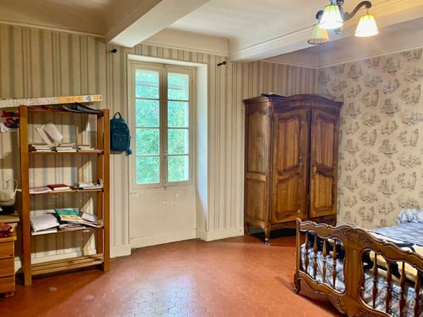 Dpt Vaucluse (84), à vendre BEAUMES DE VENISE maison P8 de 250 m² - Terrain de 3 000,00 m²