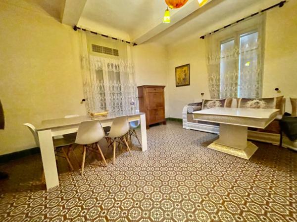 Dpt Vaucluse (84), à vendre BEAUMES DE VENISE maison P8 de 250 m² - Terrain de 3 000,00 m²