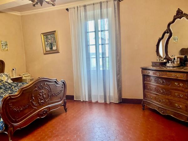 Dpt Vaucluse (84), à vendre BEAUMES DE VENISE maison P8 de 250 m² - Terrain de 3 000,00 m²