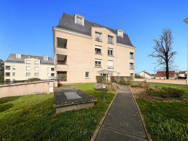 Dans secteur prisé à DAMMARIE-LES-LYS, appartement 3 pièces rénové
