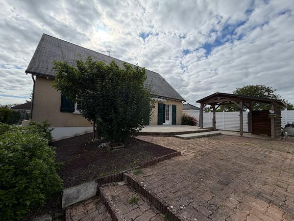 Maison Familiale avec piscine à Trouy 180m2