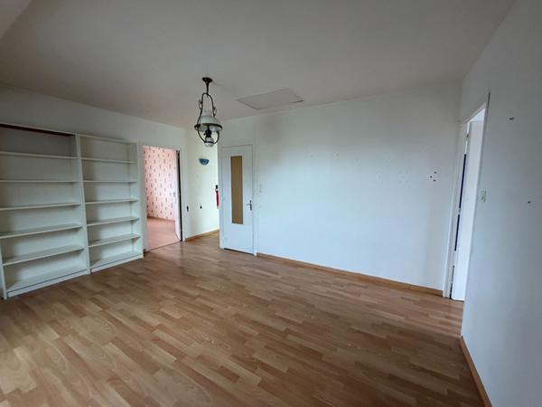 Maison Familiale avec piscine à Trouy 180m2