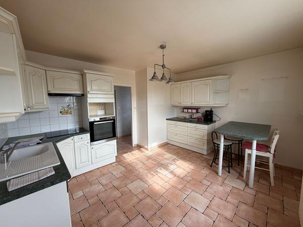 Maison Familiale avec piscine à Trouy 180m2
