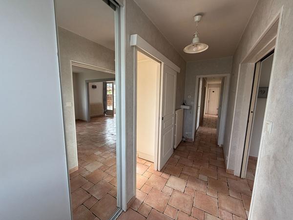Maison Familiale avec piscine à Trouy 180m2