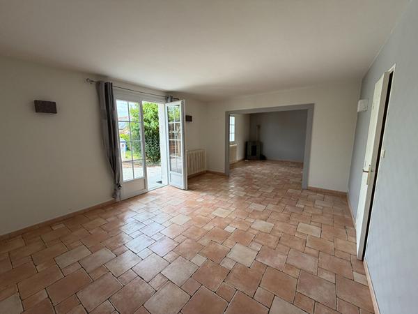 Maison Familiale avec piscine à Trouy 180m2
