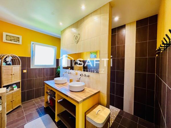 Superbe maison de plain pied avec piscine