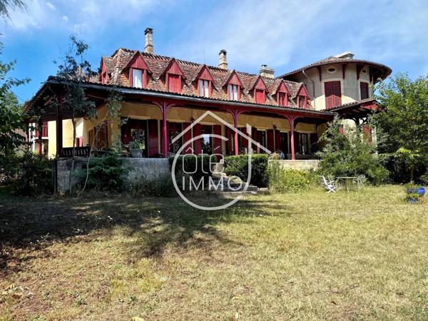 BERGERAC : Manoir atypique 17 pièces de 570m² avec dépendances