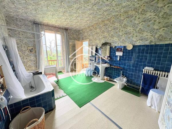 BERGERAC : Manoir atypique 17 pièces de 570m² avec dépendances