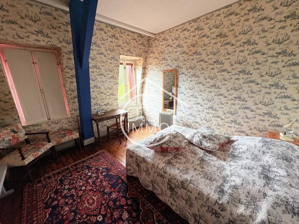 BERGERAC : Manoir atypique 17 pièces de 570m² avec dépendances