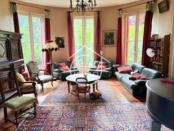 BERGERAC : Manoir atypique 17 pièces de 570m² avec dépendances