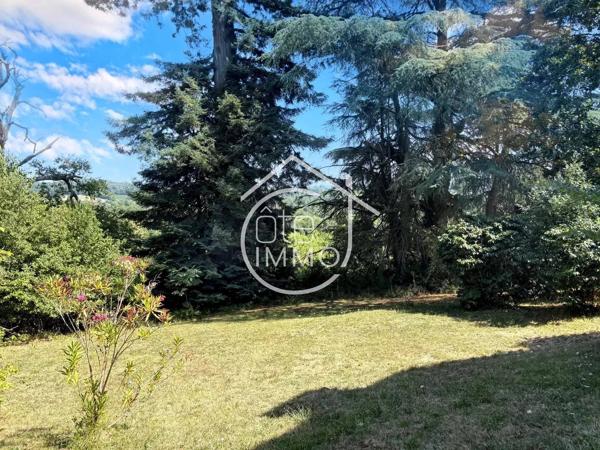 BERGERAC : Manoir atypique 17 pièces de 570m² avec dépendances