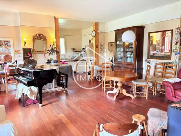 BERGERAC : Manoir atypique 17 pièces de 570m² avec dépendances