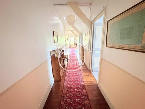 BERGERAC : Manoir atypique 17 pièces de 570m² avec dépendances