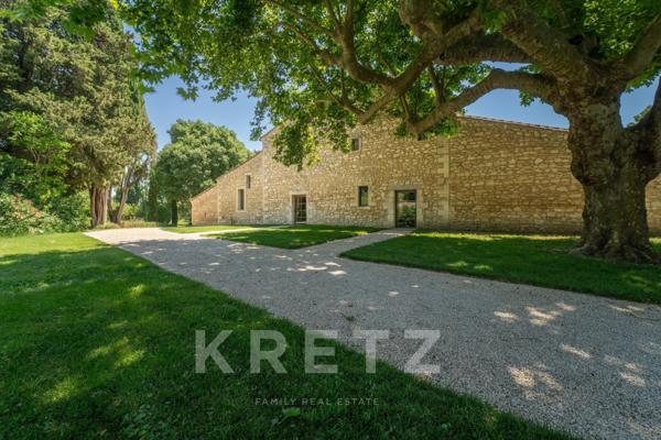 Domaine d'exception à Avignon – Mas provençal rénové de 585m2 avec 8 suites, piscine et 1 hectare de